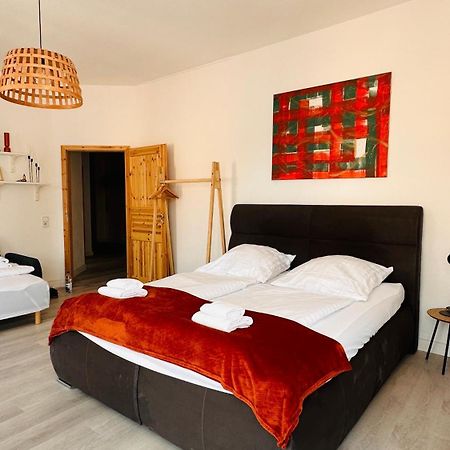 Amao-Brown I Exklusives City-Apartment I 85Qm I Privatparkplatz & Komfort I King-Size Bed Lahr/Schwarzwald Extérieur photo